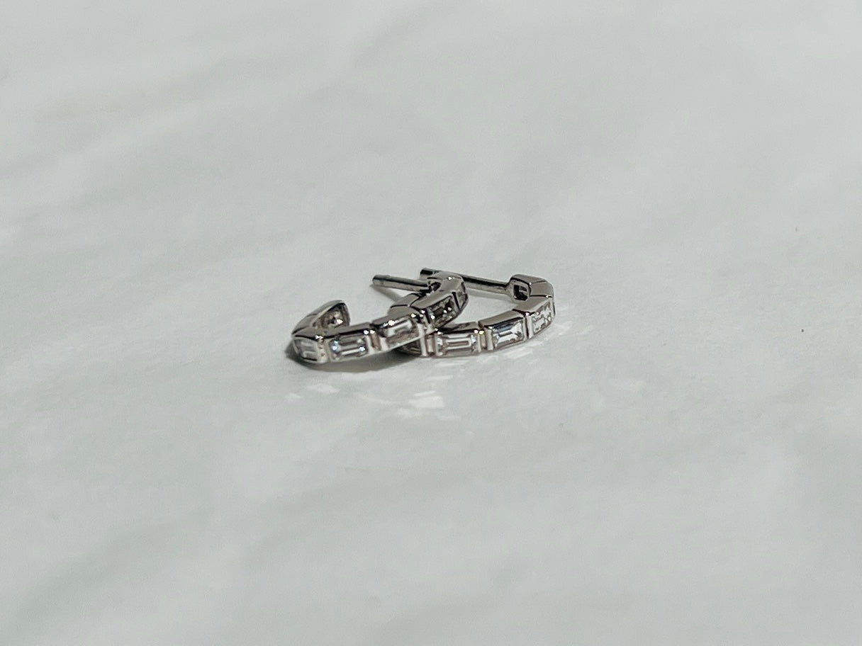 Diamond Wrap Huggie